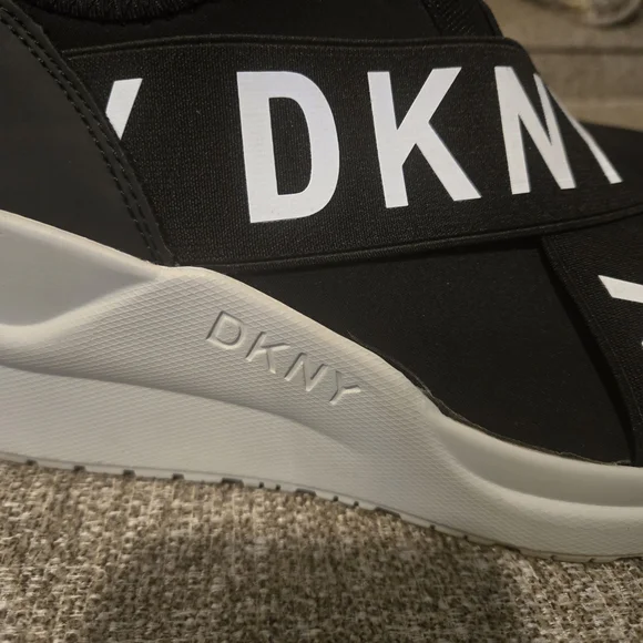 DKNY Black and White Slip-On Platforms - Picture 5 of 6